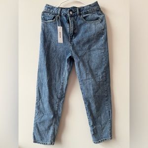 New Shein women’s jeans. Size 28,